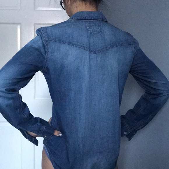 💕Loose Studded Denim Shirt - Picture 2 of 3